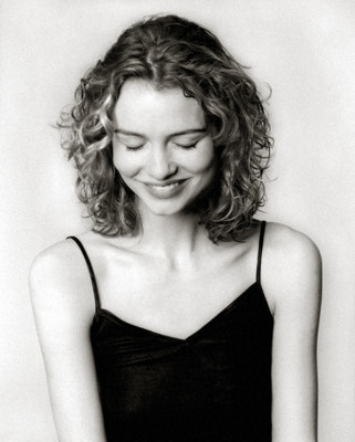 Saffron Burrows pic #73841