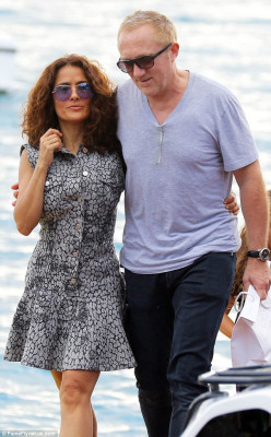 Salma Hayek pic #751597