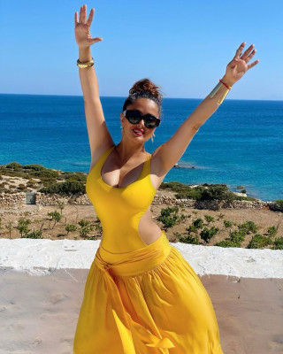 Salma Hayek pic #1231065