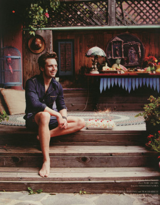 Sebastian Stan pic #777385