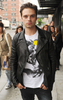 Sebastian Stan pic #717189