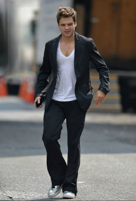 Sebastian Stan pic #751494