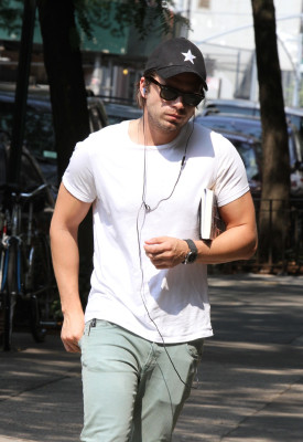 Sebastian Stan pic #868318
