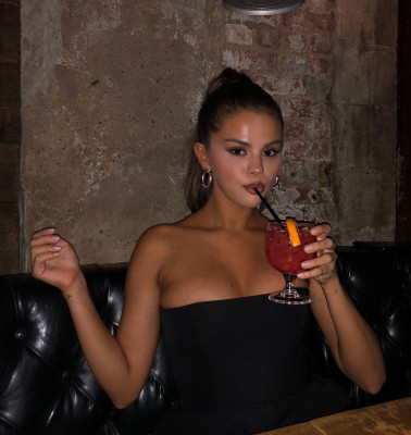 Selena Gomez pic #1066429