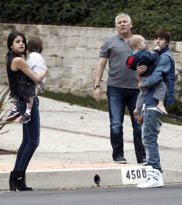 Selena Gomez pic #449537