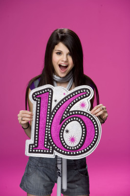 Selena Gomez pic #194243