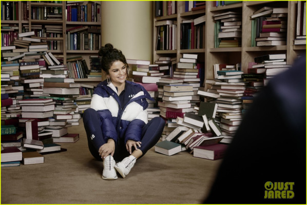 Selena Gomez pic #1191436