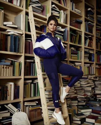 Selena Gomez pic #1191424