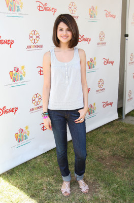 photo 17 in Selena Gomez gallery [id162486] 2009-06-11 00:00:00
