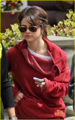 photo 13 in Selena Gomez gallery [id155604] 2009-05-13 00:00:00