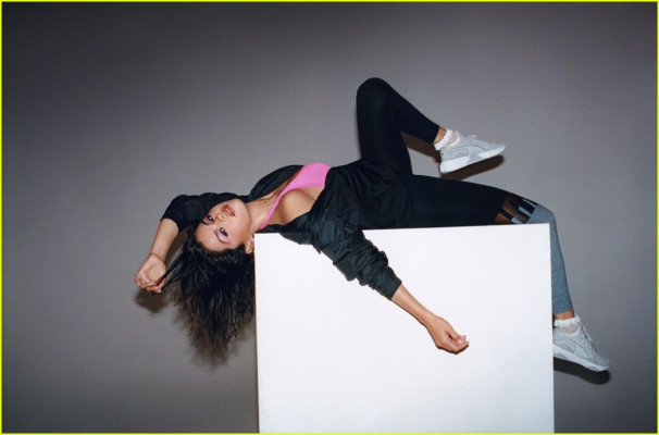 Selena Gomez pic #1066854