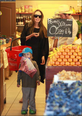 photo 6 in Shiloh Nouvel Jolie-Pitt gallery [id202151] 2009-11-18 00:00:00