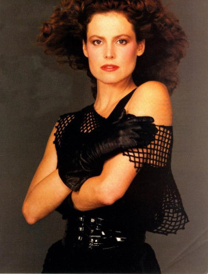 Sigourney Weaver pic #100509