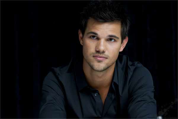 photo 4 in Lautner gallery [id511042] 2012-07-17 00:00:00