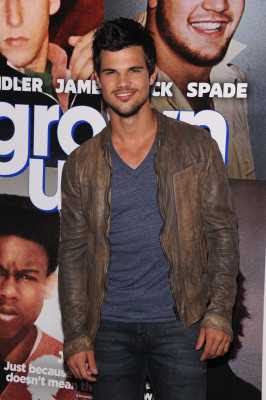 photo 18 in Lautner gallery [id659620] 2014-01-09 00:00:00