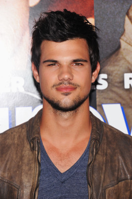 photo 21 in Lautner gallery [id659617] 2014-01-09 00:00:00