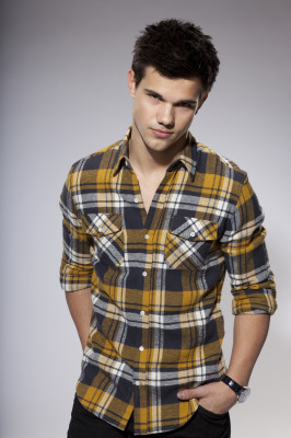 photo 27 in Lautner gallery [id644840] 2013-11-08 00:00:00