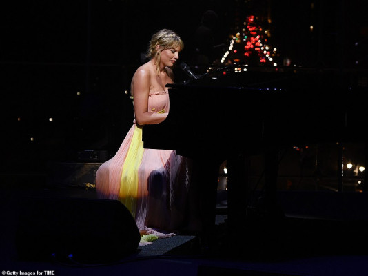 photo 10 in Taylor Swift gallery [id1125253] 2019-04-29 00:00:00