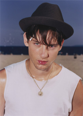 photo 10 in Tobey Maguire gallery [id319932] 2010-12-23 00:00:00