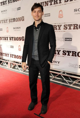 photo 15 in Tobey Maguire gallery [id303821] 2010-11-15 00:00:00
