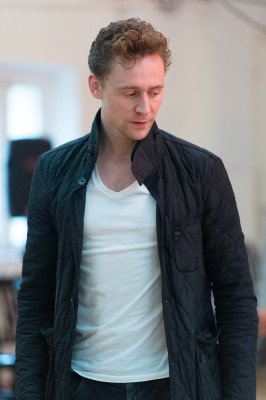 photo 3 in Hiddleston gallery [id653439] 2013-12-17 00:00:00