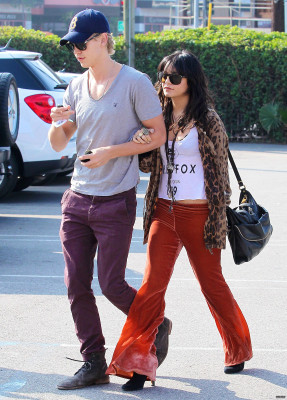 Vanessa Hudgens pic #446919