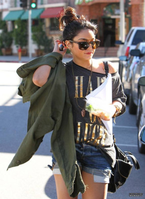 Vanessa Hudgens pic #446920