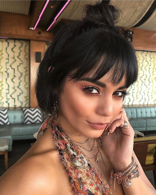 Vanessa Hudgens pic #1030156