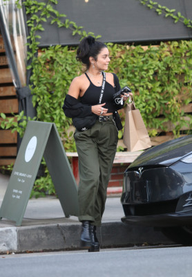 Vanessa Hudgens pic #1208475