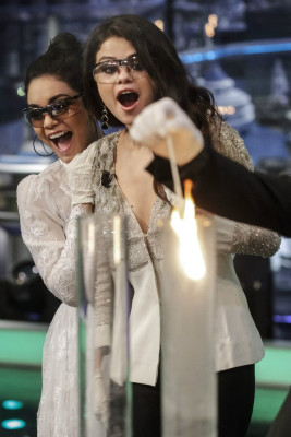 Vanessa Hudgens pic #675832