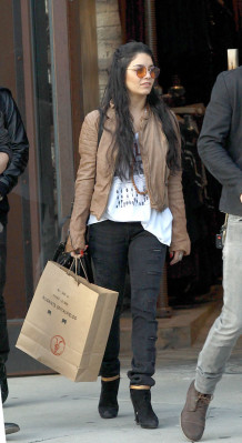 Vanessa Hudgens pic #566471