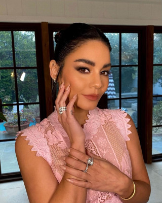 Vanessa Hudgens pic #1294024
