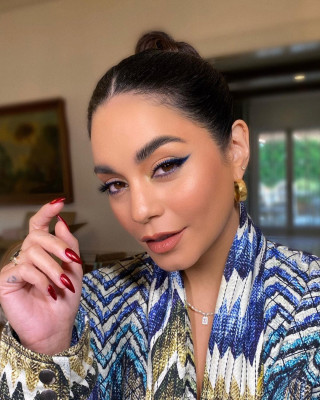 photo 4 in Vanessa Hudgens gallery [id1289135] 2021-12-19 00:00:00