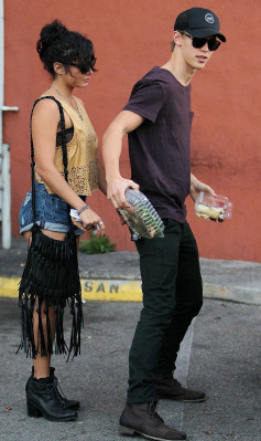 Vanessa Hudgens pic #521753
