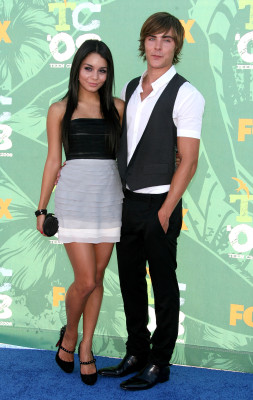photo 6 in Vanessa Hudgens gallery [id106945] 2008-08-06 00:00:00