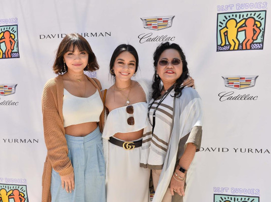 Vanessa Hudgens pic #1044433