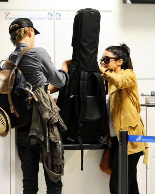 Vanessa Hudgens pic #496705