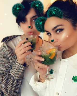 Vanessa Hudgens pic #1142053