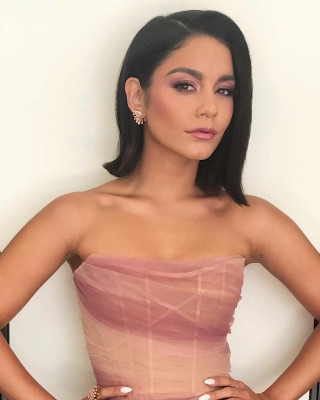 Vanessa Hudgens pic #1083175