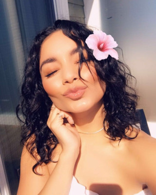 Vanessa Hudgens pic #1142034
