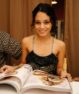 Vanessa Hudgens pic #142845
