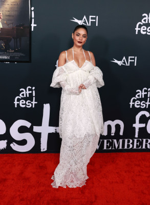 photo 26 in Vanessa Hudgens gallery [id1280694] 2021-11-17 00:00:00