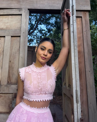 Vanessa Hudgens pic #1294020