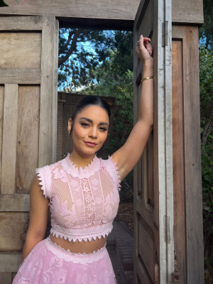 Vanessa Hudgens pic #1294021