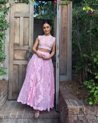 Vanessa Hudgens pic #1294022