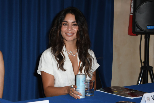 Vanessa Hudgens pic #1263223
