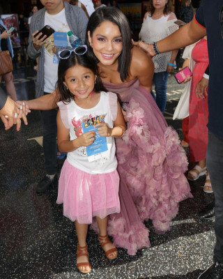 Vanessa Hudgens pic #1083475