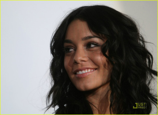 Vanessa Hudgens pic #162400