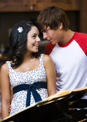 Vanessa Hudgens pic #277824