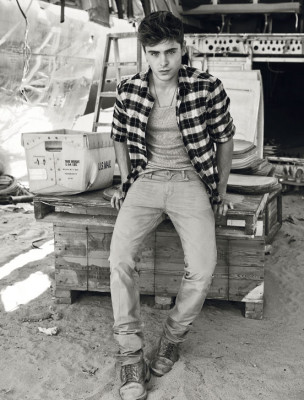 photo 17 in Zac Efron gallery [id276621] 2010-08-10 00:00:00